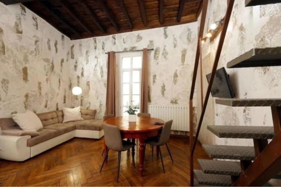 Elegante Appartamento Nel Cuore Di Torino Exterior foto